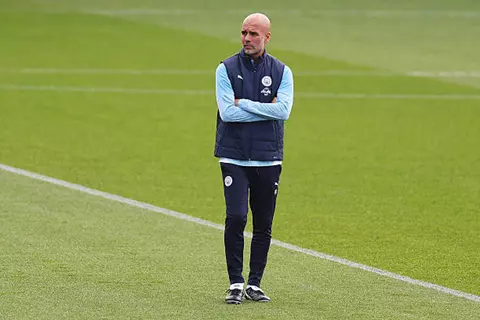 جوارديولا يتخذ قرارًا غير مسبوق قبل مباراة مانشستر سيتي ودورتموند